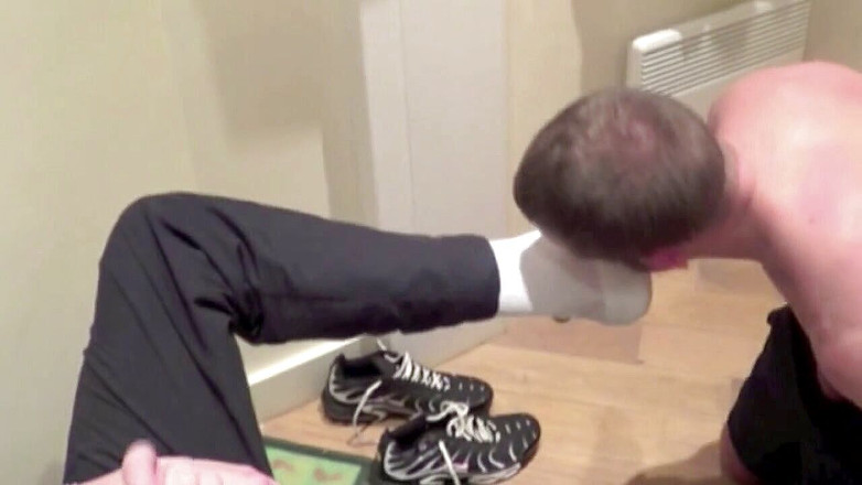 Gaybareback: सीधे अरब द्वारा अपमानित