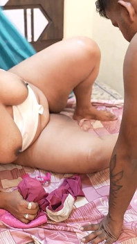 Big Boobs Horny Wife Gave Sexual Pleasure to Her Husband (hindi Audio)