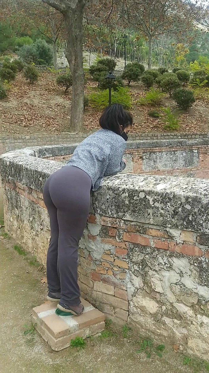 DragonGalaxy11: Venkovní sex a kouření na hoře s vnadnou brunetkou