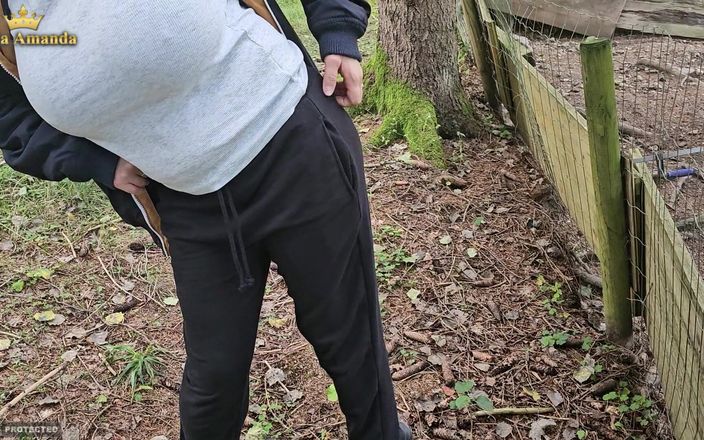 Talia Amanda: Bersenang-senang di hutan