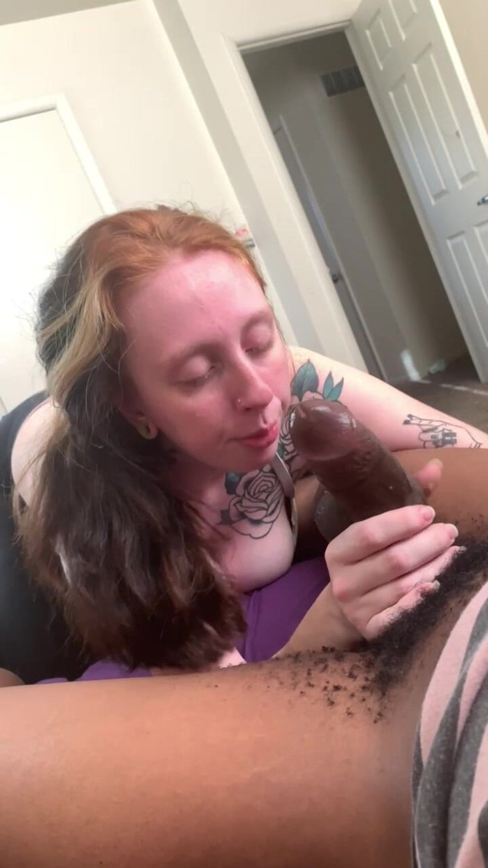 Mariecream: 흑인 대물 자지에게 따먹히는 딥쓰롯