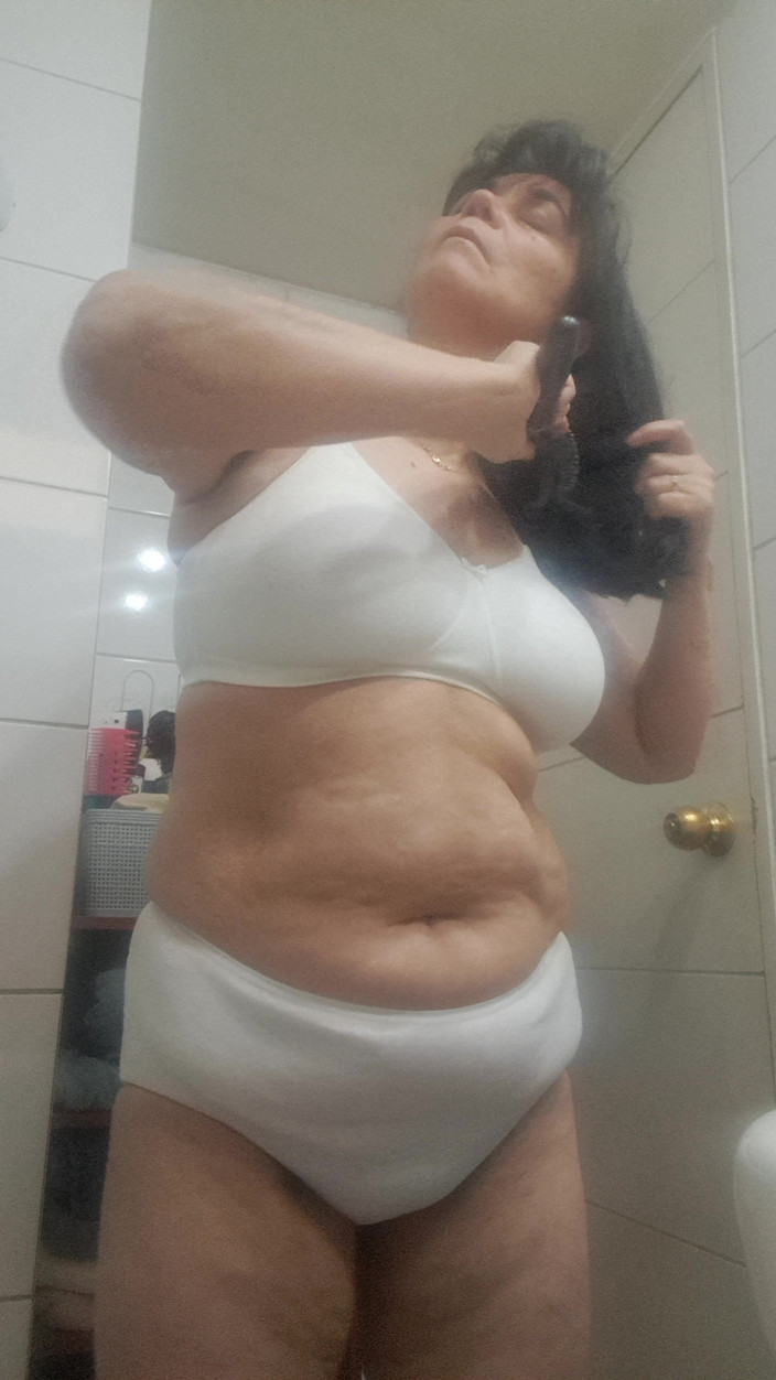 Mommy big hairy pussy: プラスサイズ継母ランジェリー