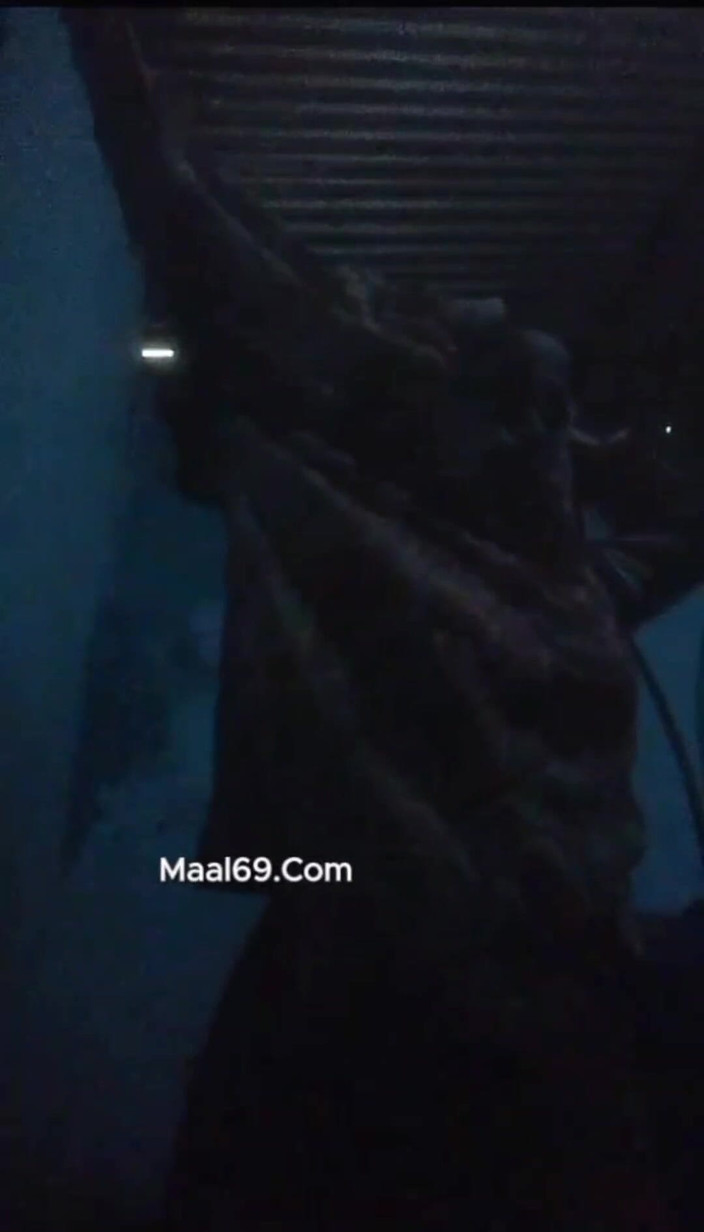 MehwishAly: Моя czn переодягає сукню в туалеті після душу