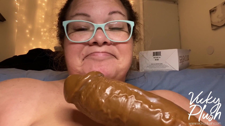 Vicky Plush: Stretching my pussy with Shane Diesel size toy