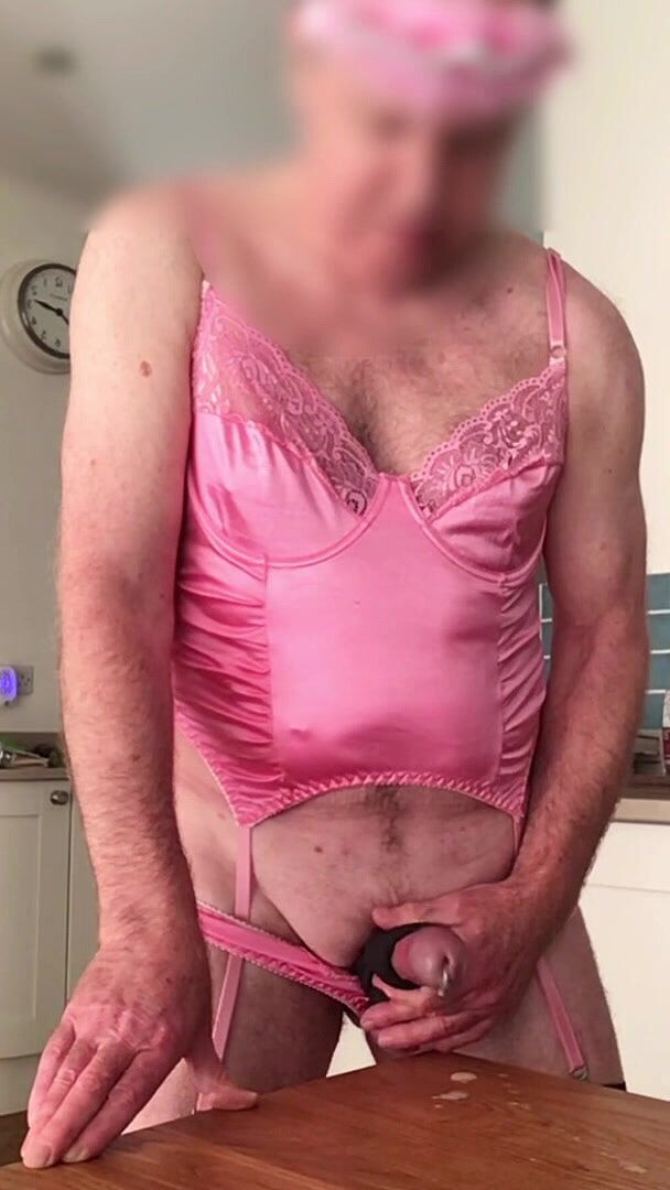 Bellhead: Minuta różowej zabawy