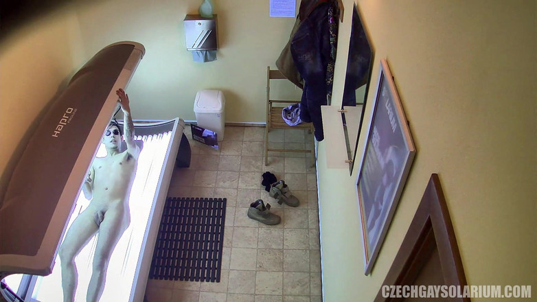 Czech Gay Solarium: České gay solárium 39 Zapálený striptýz mladého hřebce