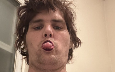 Queenlgbtq: Bermain Ketiga Dengan Dildo