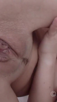 Amateur whore Olga needs an orgasm