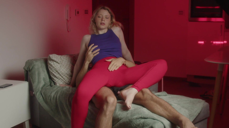 Spacenintenda: Przyrodnie siostry intensywne suche humping: Miele, aż odetchniesz