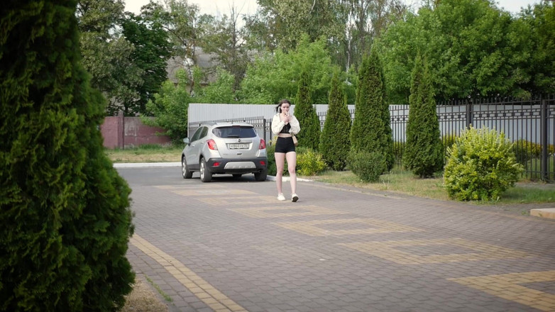 Russian Smokers: Fumando 120 mm Saratoga en la calle