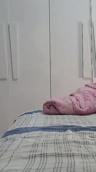 Styvfadern ville verkligen se sin styvdotter naken! men hon fångar honom onanerar