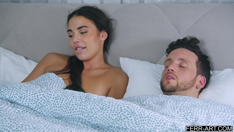 Ferr-Art: Photographer Helps Shy Model by Getting Naked for Him