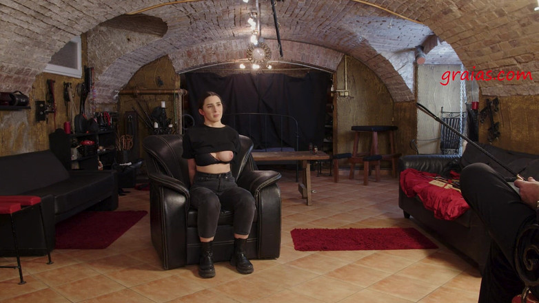 Graias Studio: 그녀를 고통으로 이끄는 내기 - 에밀리의 데뷔 - 1부