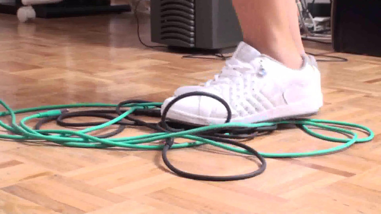 Foot Girls: Crushing cables is always fun