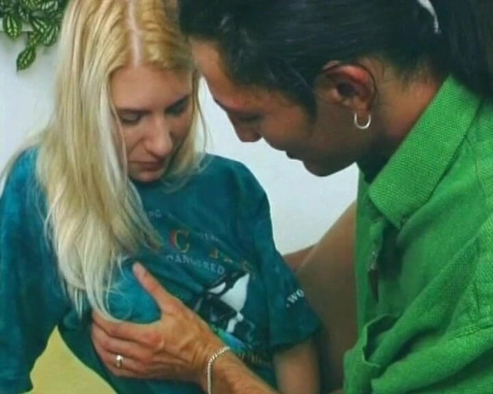 Deutsche Frauen: Bambola bionda tedesca gode di cazzo caldo