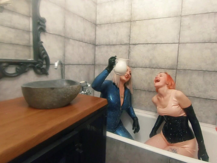 Arya Grander: Bath Relax in Latex Rubber with Milk, Romantic Funny Fetish...
