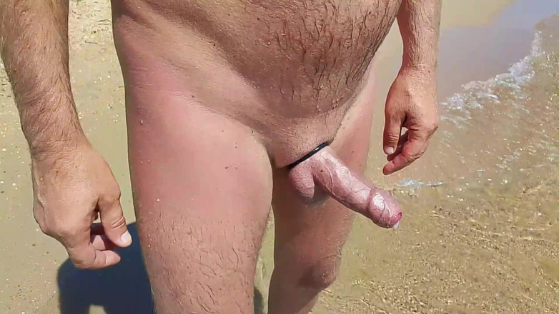 Crazyfamily 1970: ビーチで継母とセックスするのが大好き