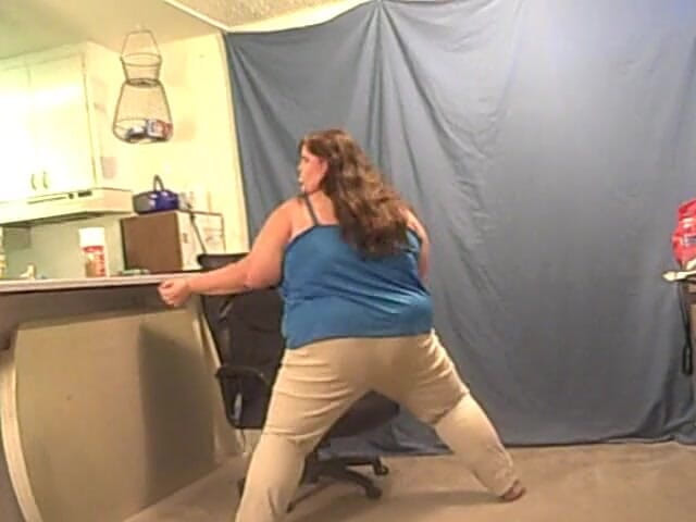 BBW nurse Vicki adventures with friends: Angie kimber and nurse vicki gum chewing blowing bubbles girl...
