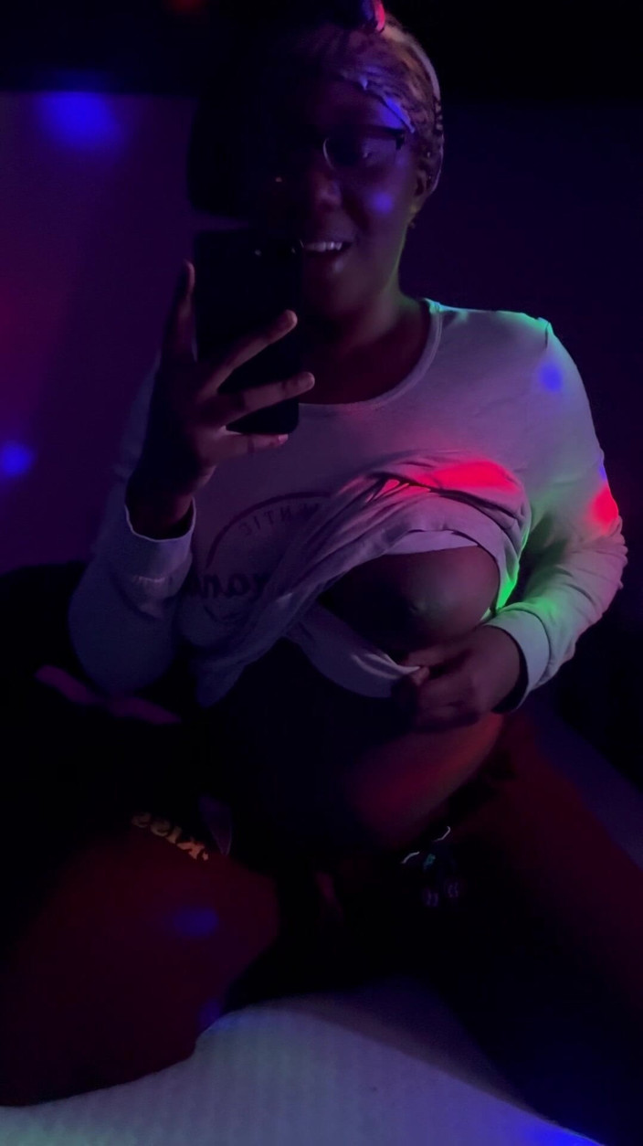 ALLIYAH ALECIA: Exotic Stripper! (real Jamaican American Blonde)