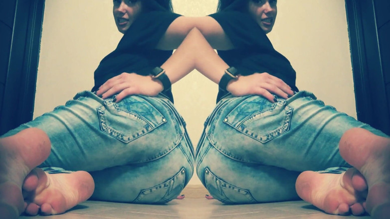 Goddess Misha Goldy: Bare feet in jeans JOI CEI