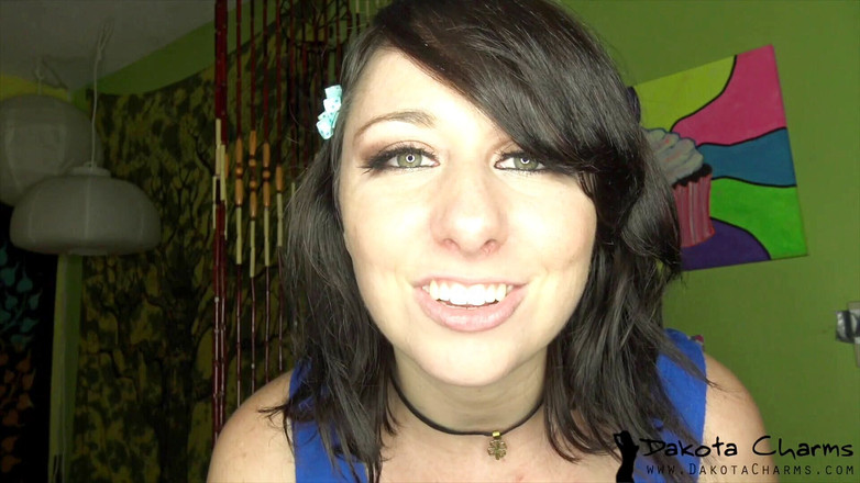 Dakota Charms: Vím o tvém fetišském klukovi