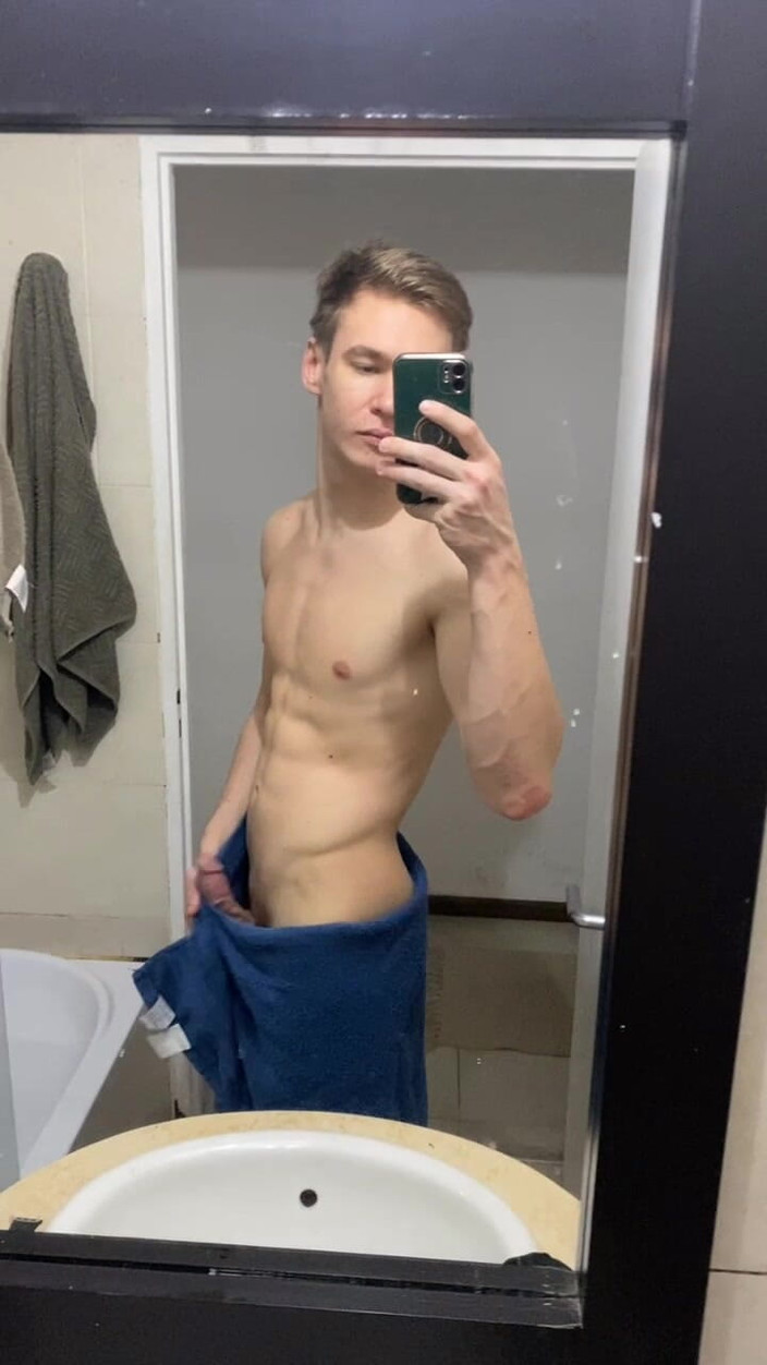 Twink Mich: Bolehkah Awak Mandi dengan Saya?