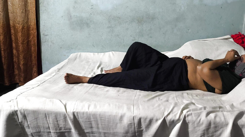 SAFI-SEXY: Desi Sexy bhabhi tajný sex s pohledným Devarem! Její manžel...