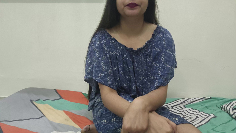 Saarabhabhi6: Nadržená indka Saara masturbuje se svým vlastním velmi sexy XXX...