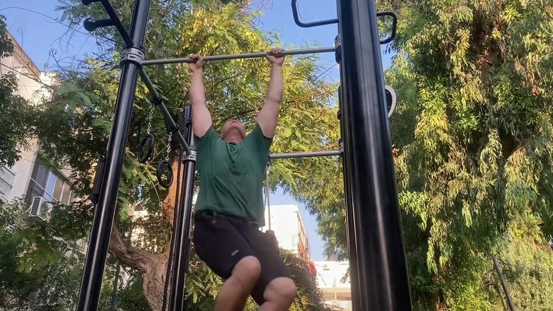 Alex Igogo: Я накачу себя и пойду дрочить.