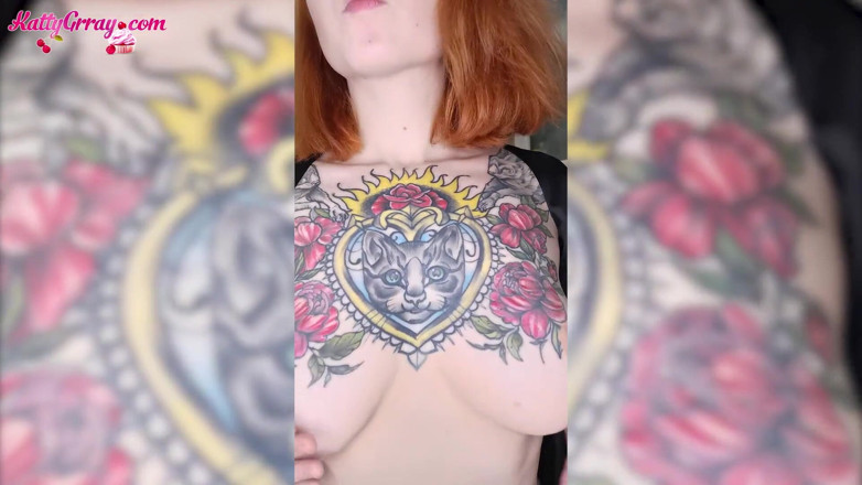 Katty Grray: Fantastic babe dancing in a sexy robe