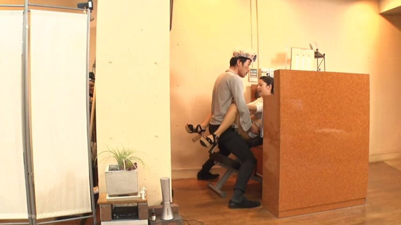 CherryBONBON: Příliš mnoho pohledů, příliš mnoho napětí - uvnitř salonu, kde se...