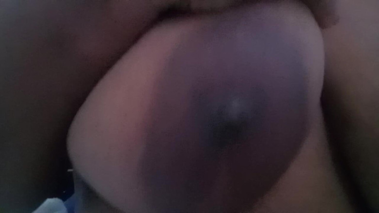 Samchatte: 热辣的胸部