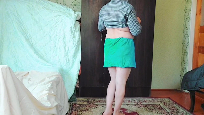 Kitty_Cross: Cybergodin die in een Chrome-droom uitrijst