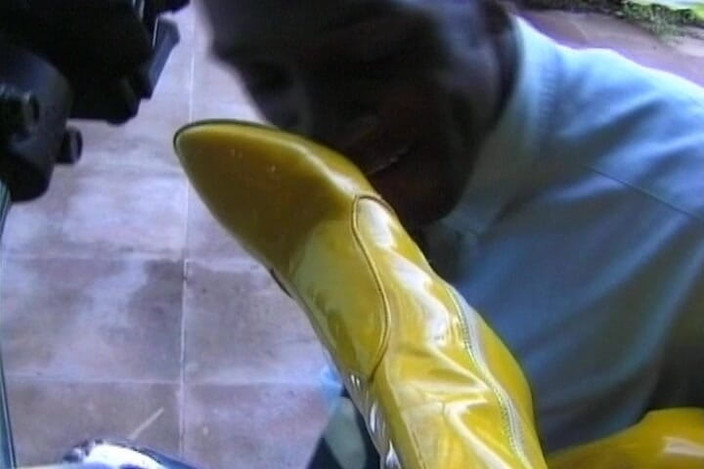 German's Fetish: Model jerman ini fotografernya sampai tenggorokan