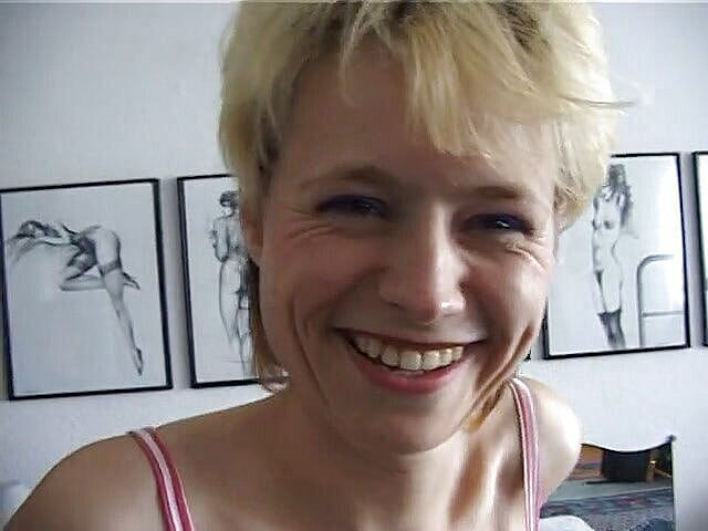 Lucky Cooch: 金发荡妇在选角中玩得很开心