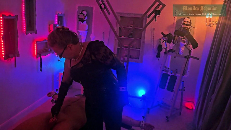 Strict Senz: Monika Schmidt Dominazione Femminile Seduta in Faccia Adorazione Culo Soffocante...