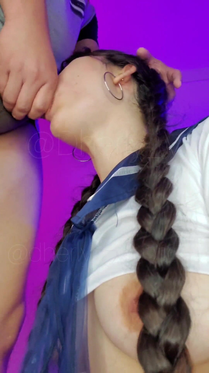 DherlyDoll: Ateşli kız sikimi emdiriyor!