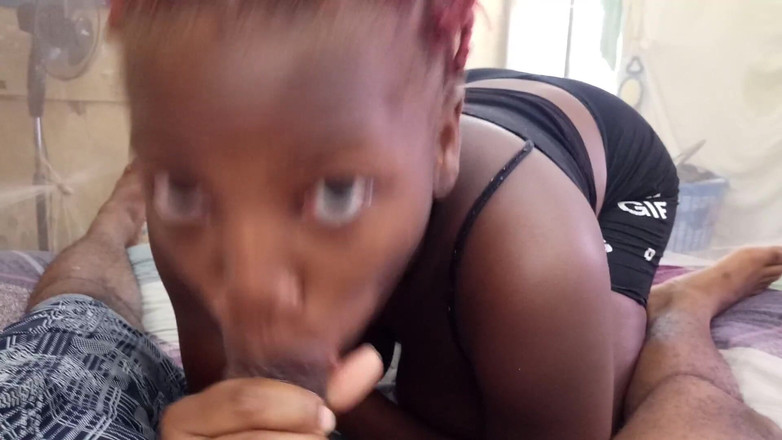 Mastermeat1: 性感丰满的红发女友在房舍里吮吸