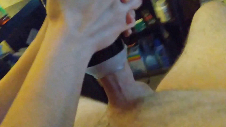 The Rabbit's Den: Isteri jalang mengongkek zakar suami dengan mainan jenama baru