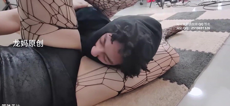 Giantess Domination: Strumpfhosen-amazonen-mädchen headscissors teil 3