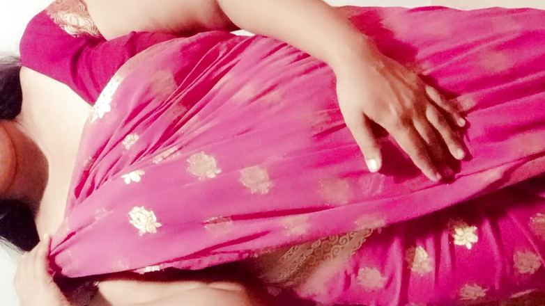 Indian Disha: Desi bhabhi bermain di rumah - siapa yang akan meninggalkannya?