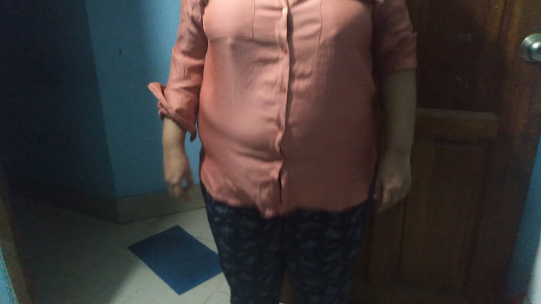 Aria Mia: Il grande latte della moglie arrapata agita perché ha bisogno...