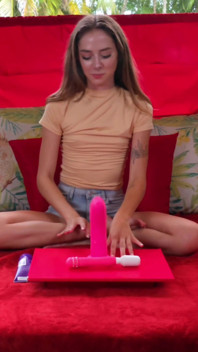 Daisy Fox Outdoor Masturbating Interview 4K