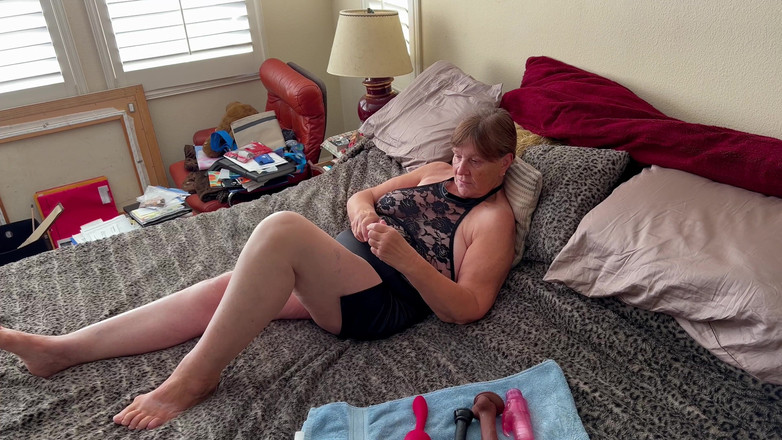 Carmen Angel: Kompilasi kenikmatan masturbasi solo nenek carmen