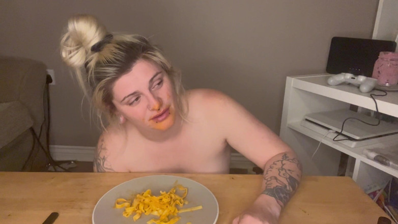 EeveeXo: Messy Mukbang Burping and Farting Bloopers