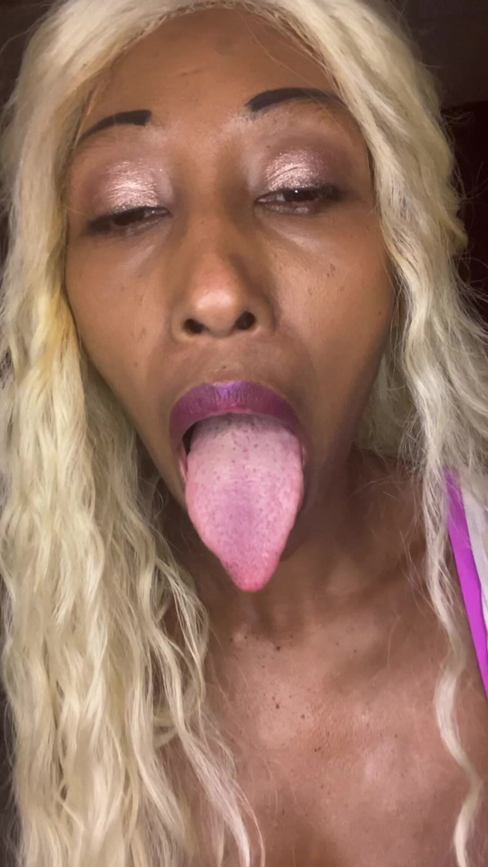 Tatiannasweets: Blonde Sucks Cock/dildo Better Than Other Girls?