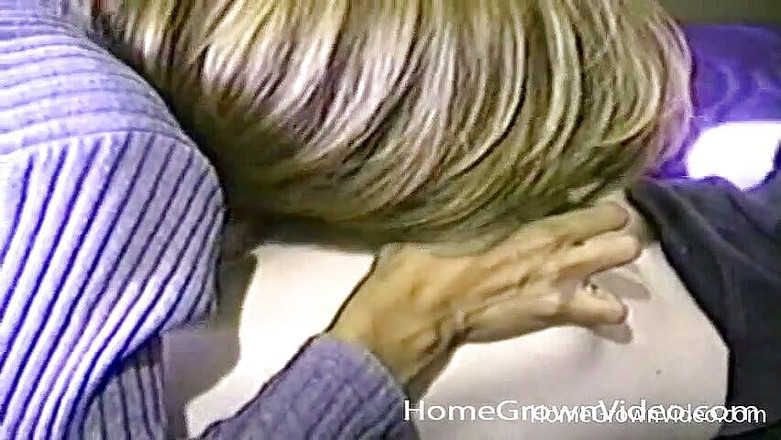 Homegrown Vintage: 그녀의 보지를 퍼뜨리고 Kevin에게 따먹히는 Talia