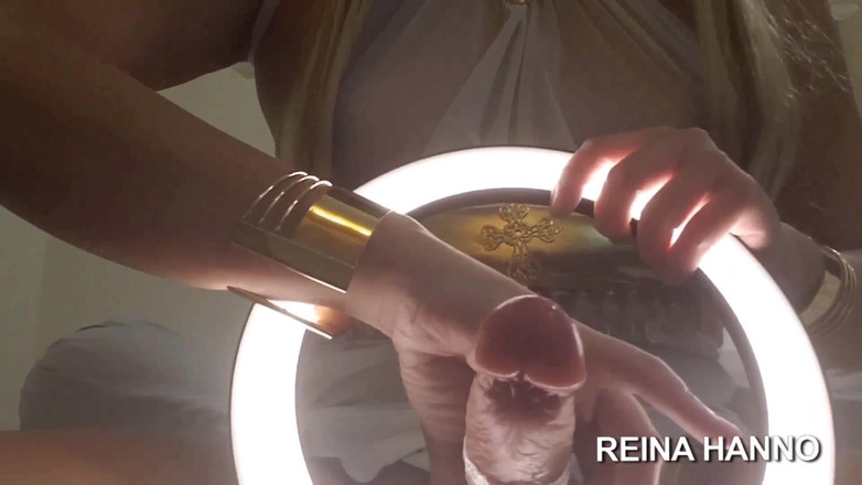 Reina Hanno: エンジェル・レイナ・ハンノがHaloとDivine Creamで輝く