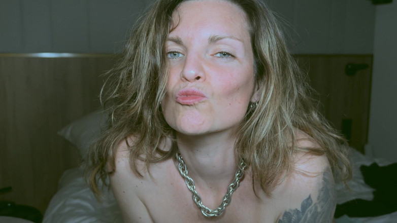 Wendy Burde: Eu fodo uma milf que conheci no Hotel Bar