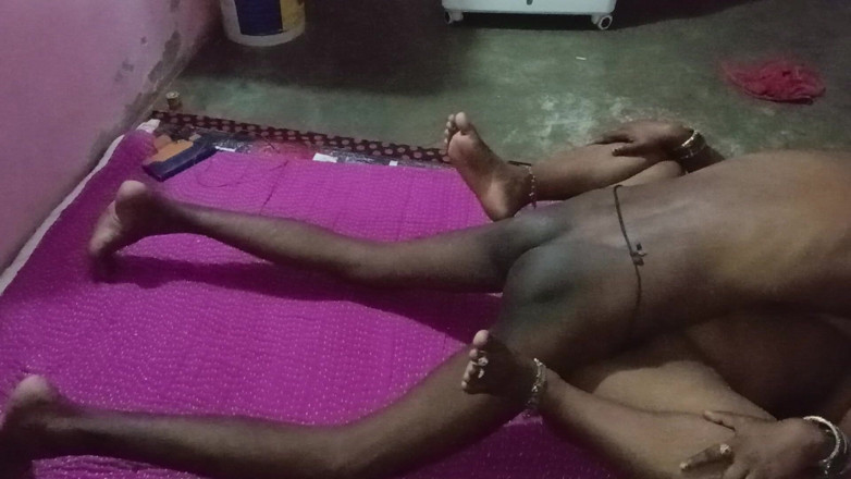 Sexy juli: Bhabhi and Frend